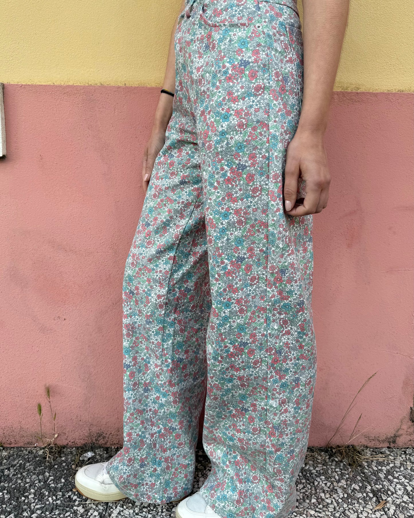 Flower Power - Wide Leg Jeans