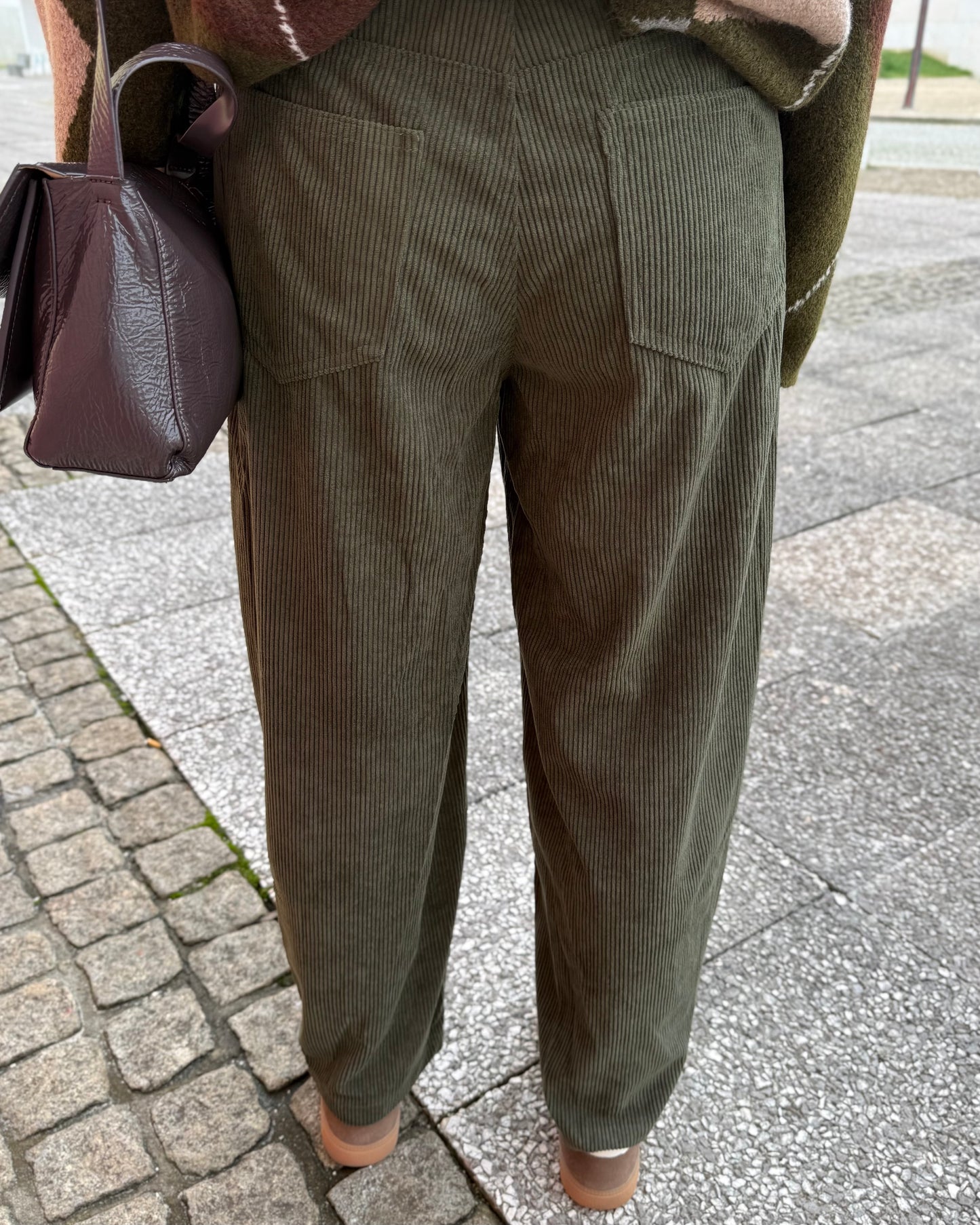 Calças Bombazina Cáqui