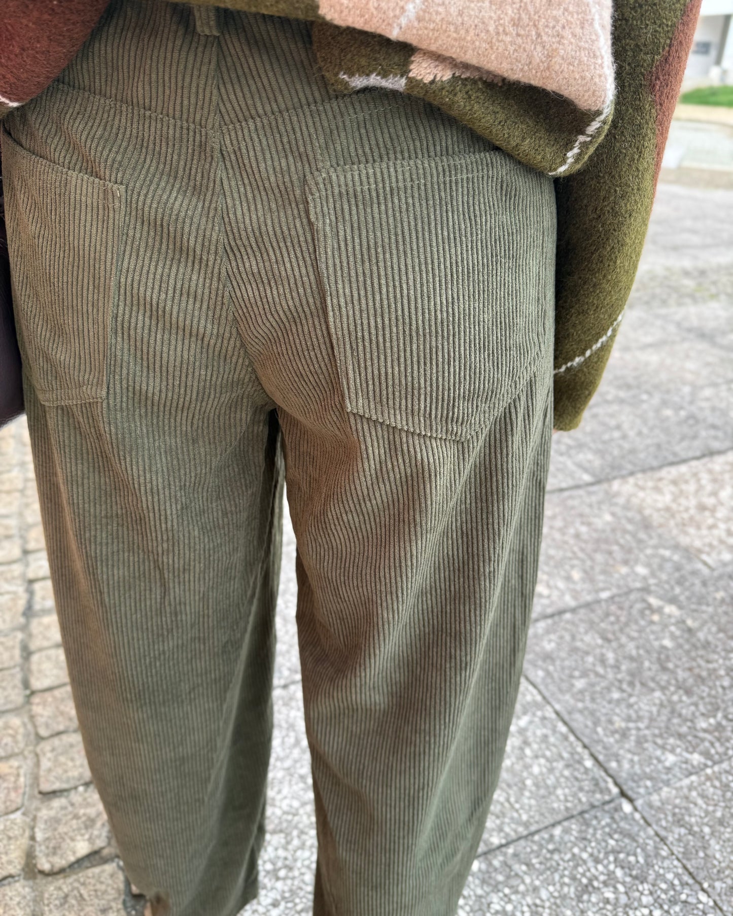 Calças Bombazina Cáqui