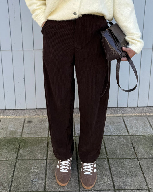 Calças de Bombazina em Castanho - Pré-venda ( Envio até 23/01)