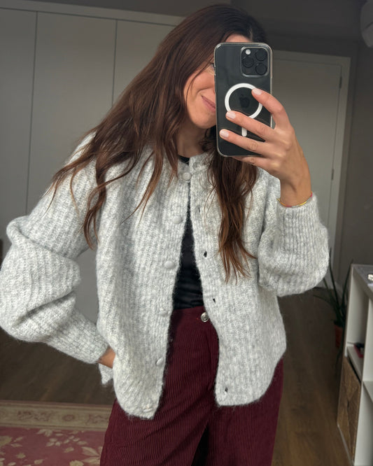 Cardigan Amélia - Cinzento - REPOSIÇÃO( Envio até 23/02)